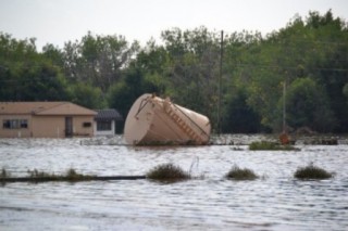Better oil and gas drilling safeguards called for one month after Colorado floods